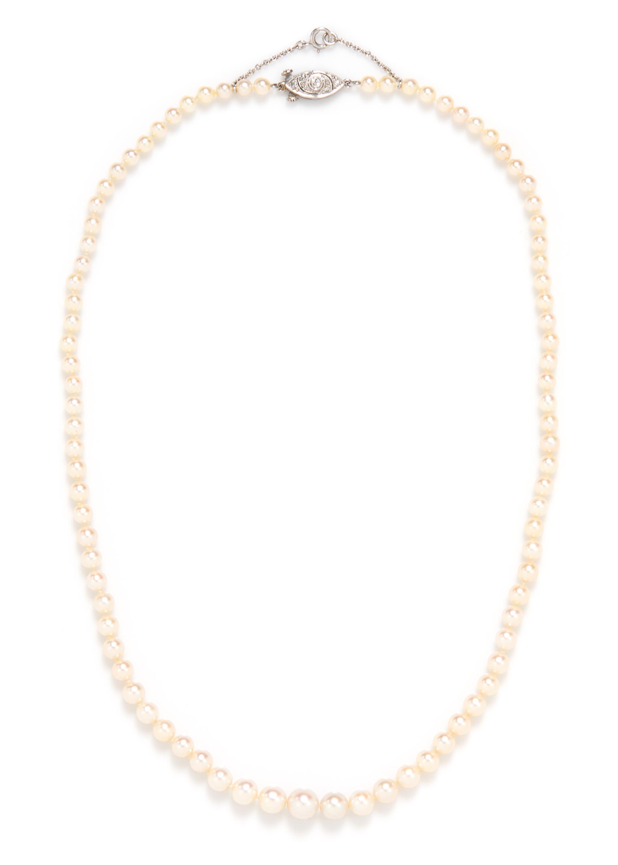 A Single Strand Natural Pearl Necklace,
