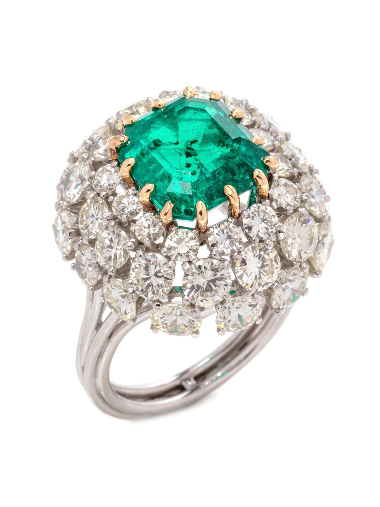 EMERALD AND DIAMOND RING