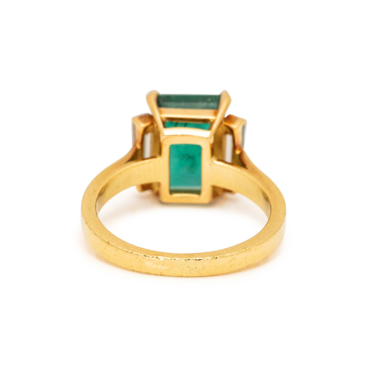 EMERALD AND DIAMOND RING