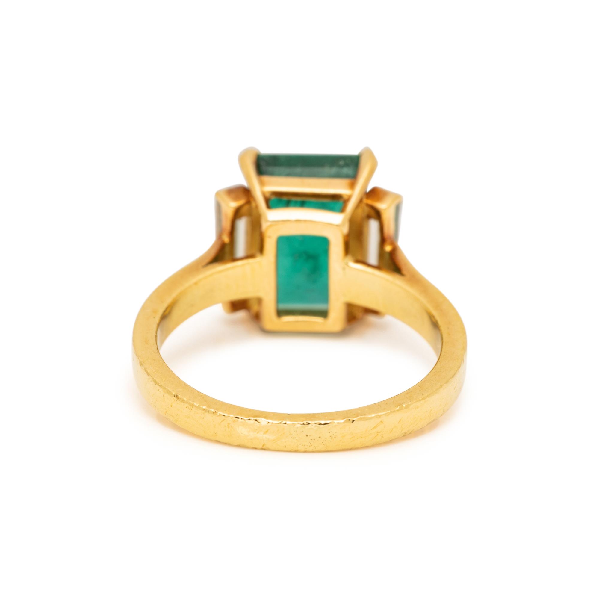 EMERALD AND DIAMOND RING