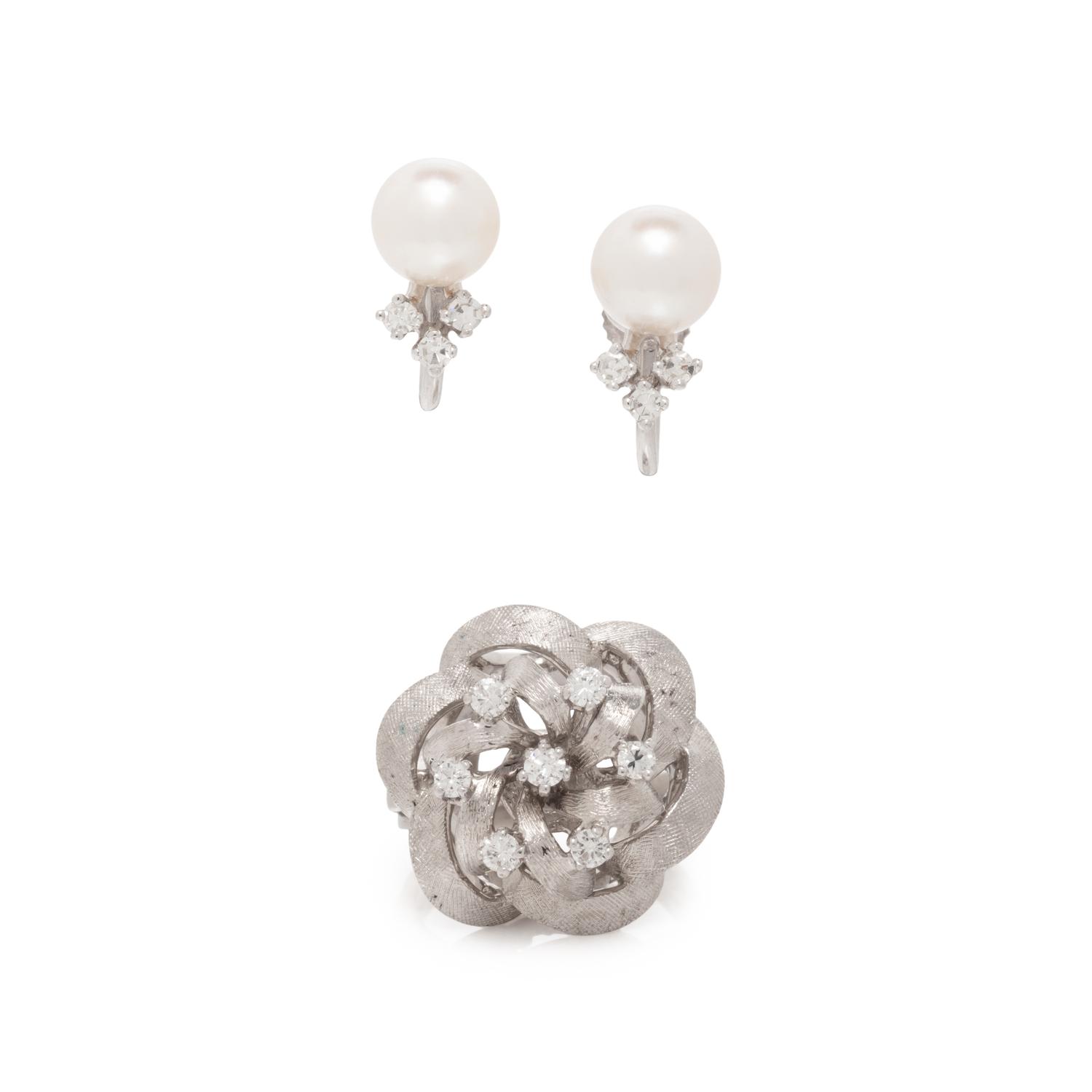 COLLECTION OF WHITE GOLD JEWELRY