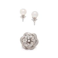 COLLECTION OF WHITE GOLD JEWELRY