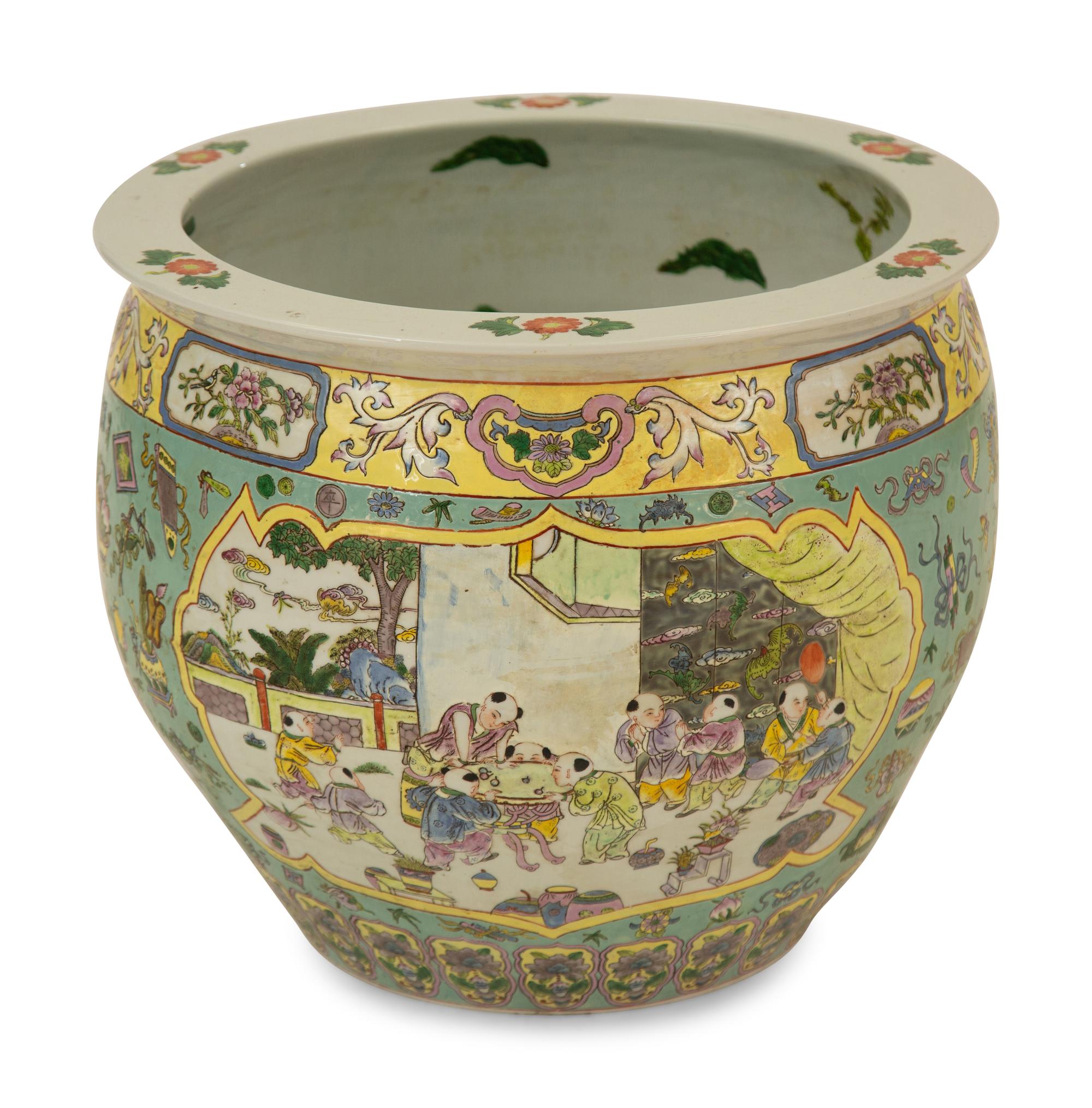 A Chinese Famille Rose Porcelain Jardinière