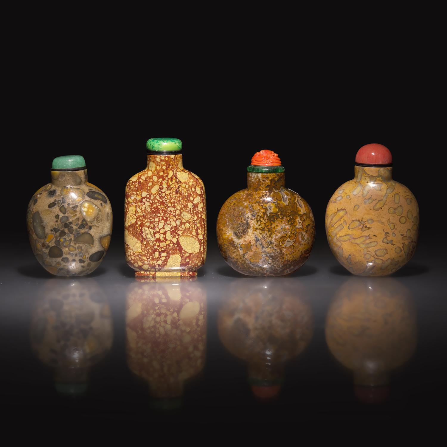 Four Chinese Puddingstone, Agate, and Conglomerate Snuff Bottles, 18th-19th Century — 清中期 抱子石鼻烟壺四支