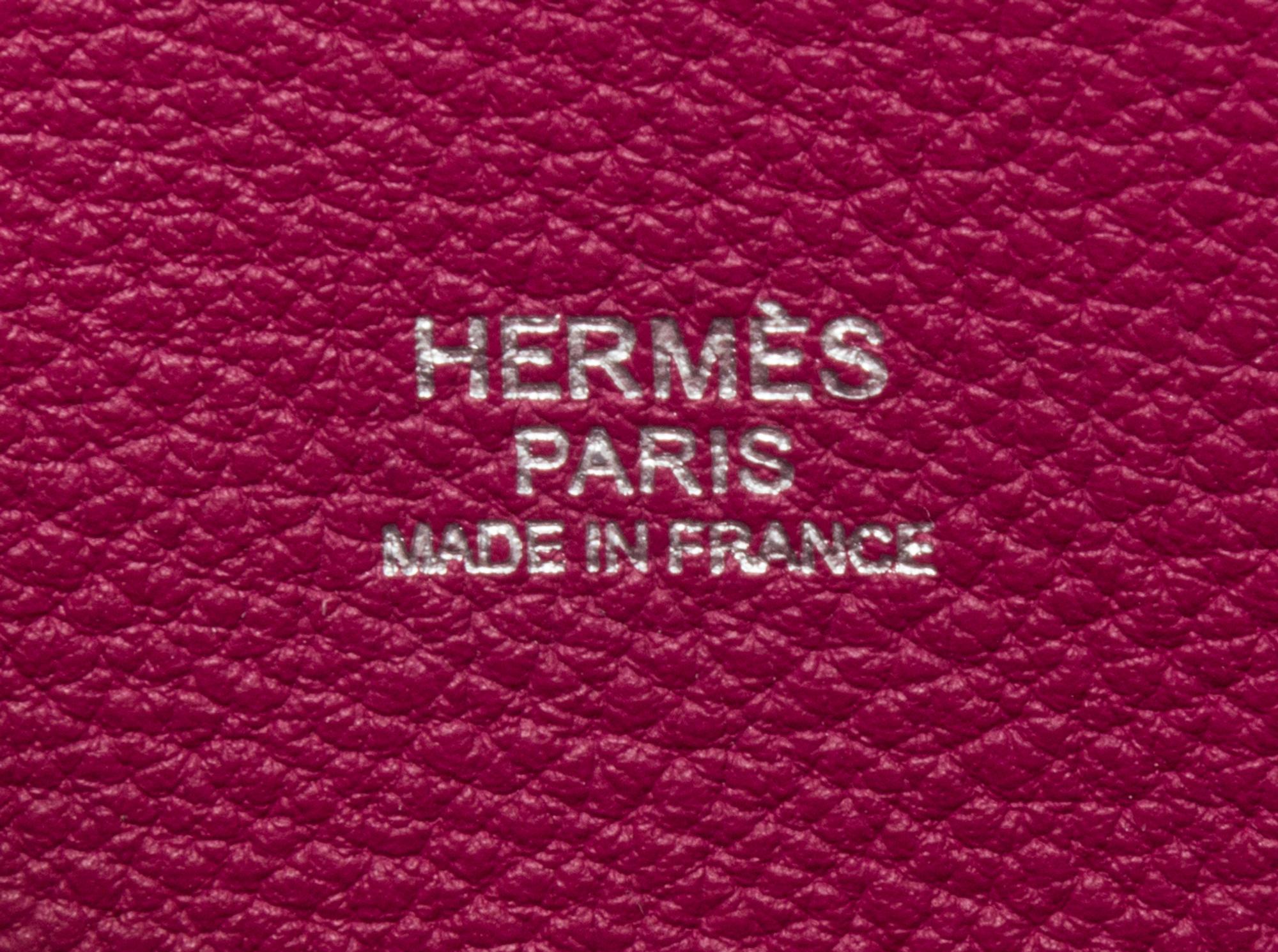 An Hermes Rubis Togo 22cm So-Kelly Handbag, 9" x 11" x 4.5".
