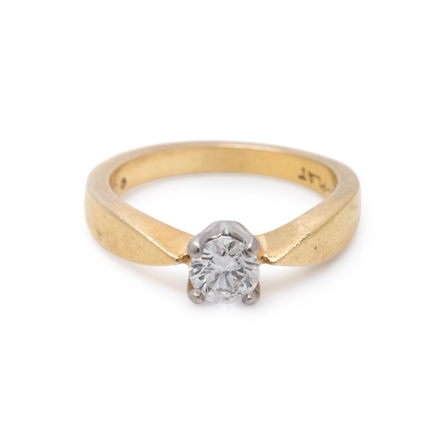 DIAMOND RING