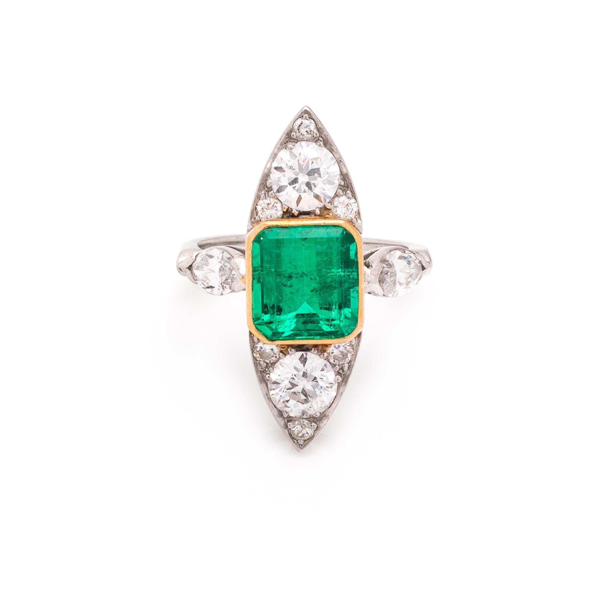 EMERALD AND DIAMOND RING