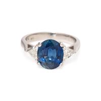 SAPPHIRE AND DIAMOND RING
