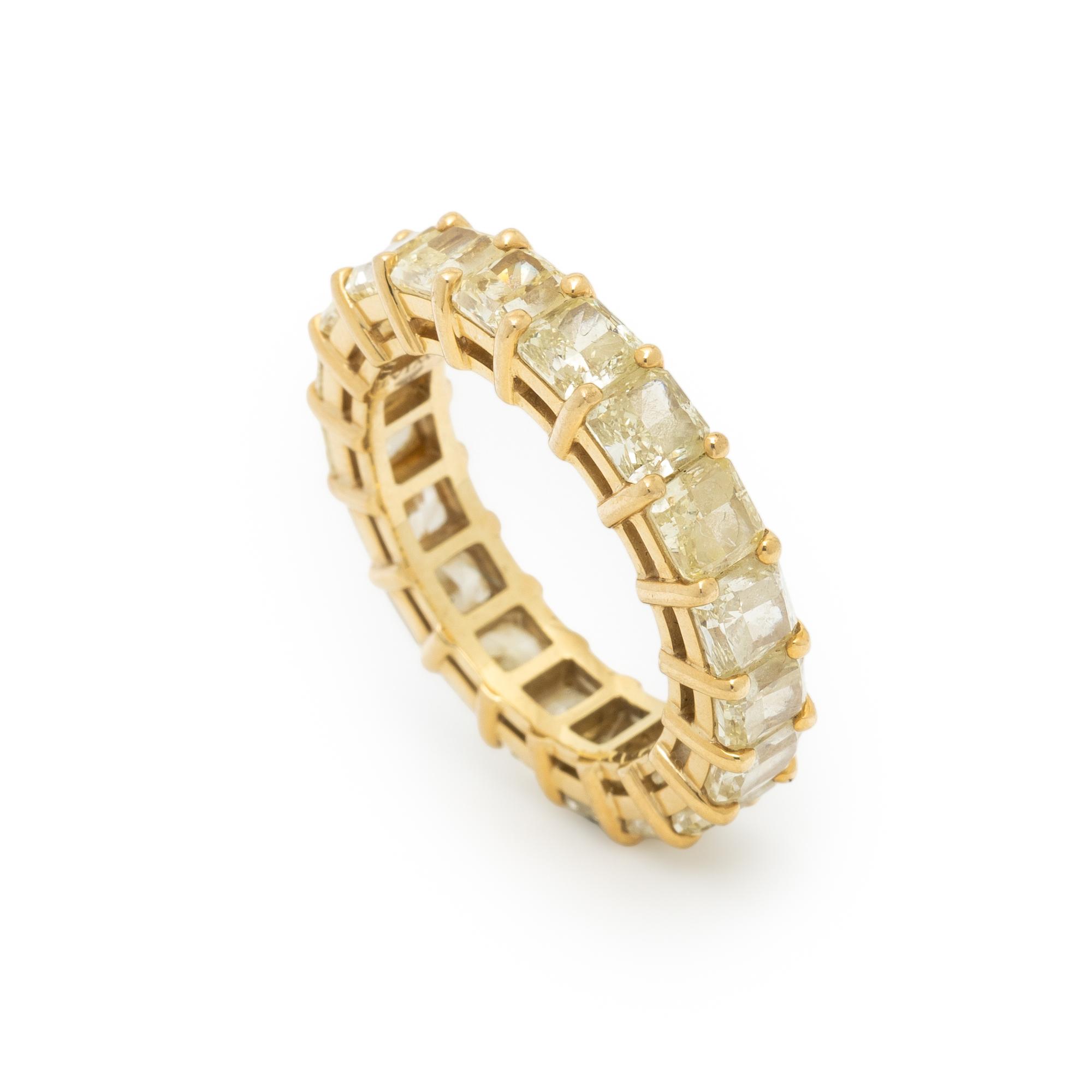 KWIAT, COLORED DIAMOND AND YELLOW GOLD ETERNITY BAND