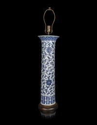 A Chinese Blue and White Porcelain Vase