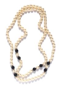 A Kenneth Jay Lane Faux Pearl Necklace,