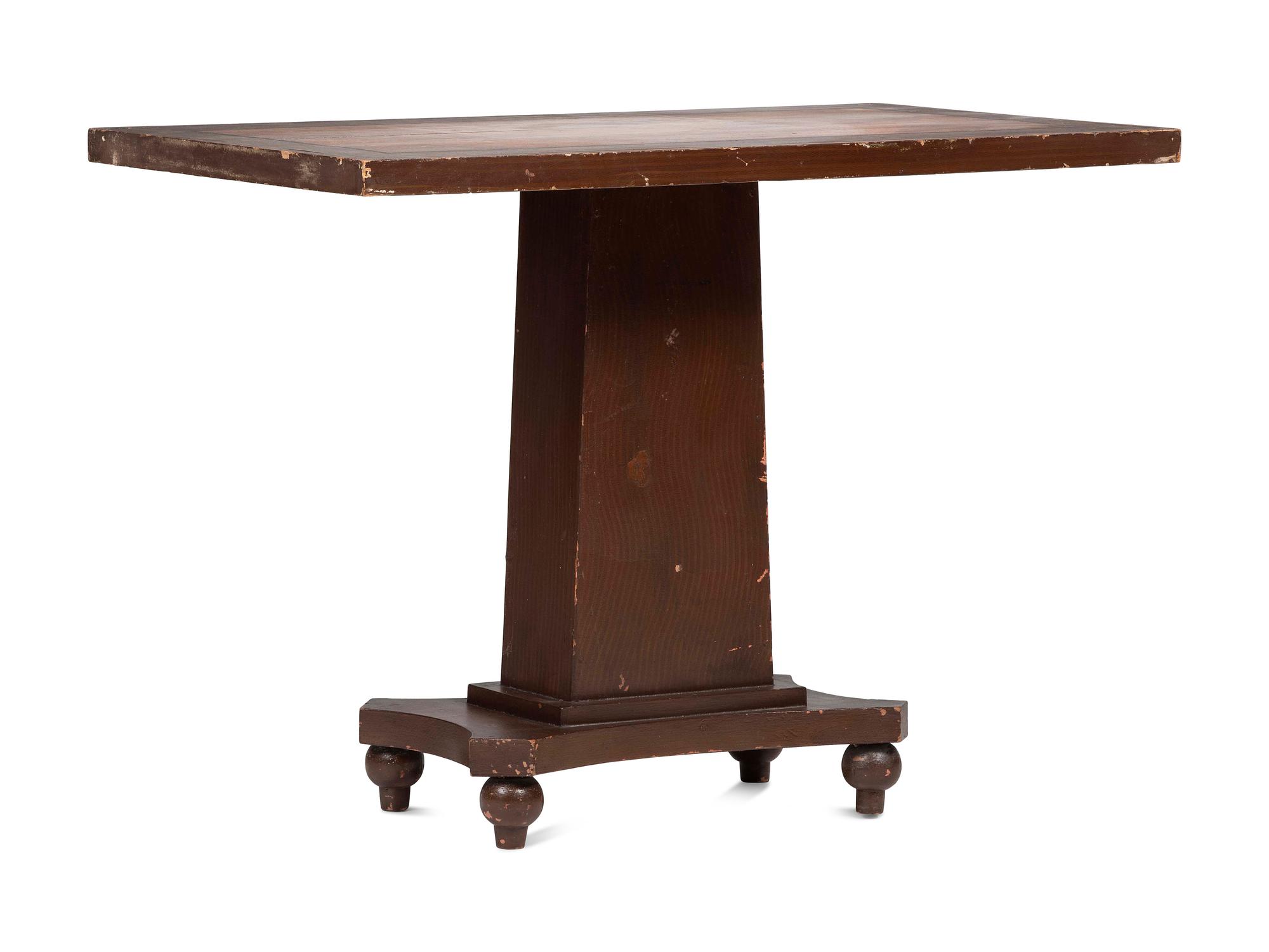 A Country Classical Grain Painted Pedestal Dining Table