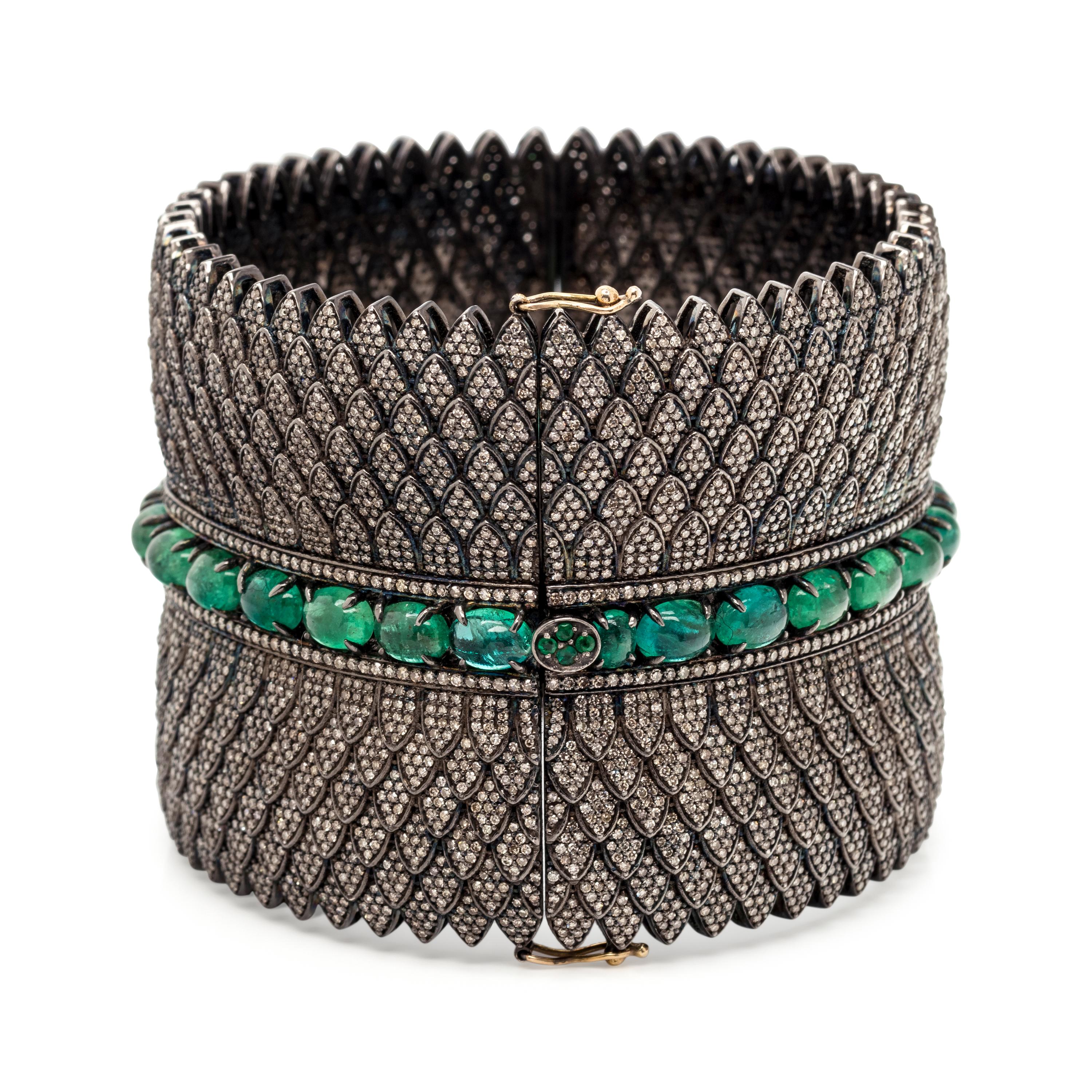 EMERALD AND DIAMOND BANGLE BRACELET