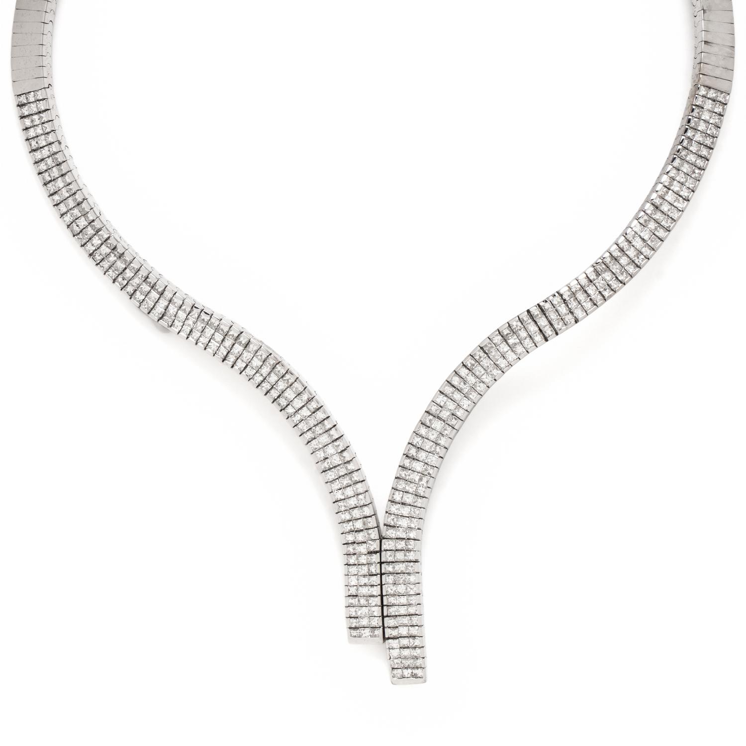 DIAMOND AND WHITE GOLD NECKLACE