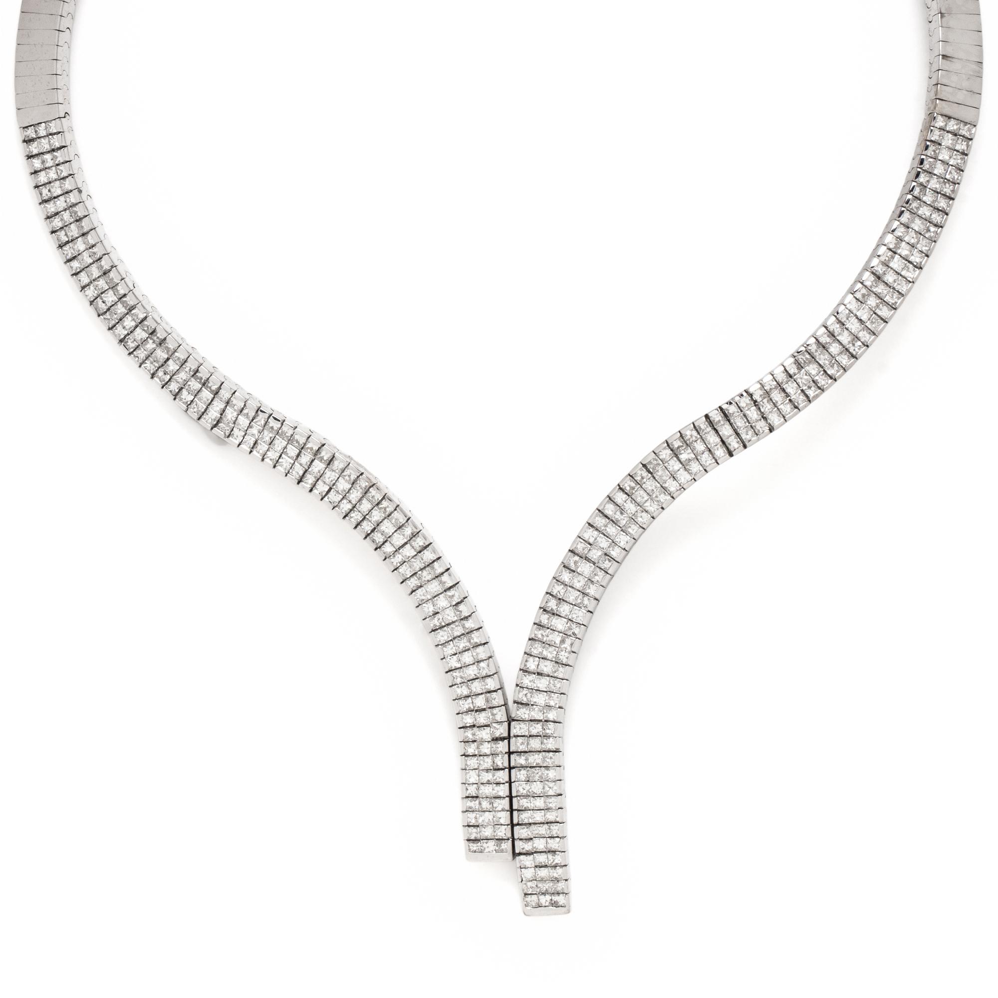 DIAMOND AND WHITE GOLD NECKLACE