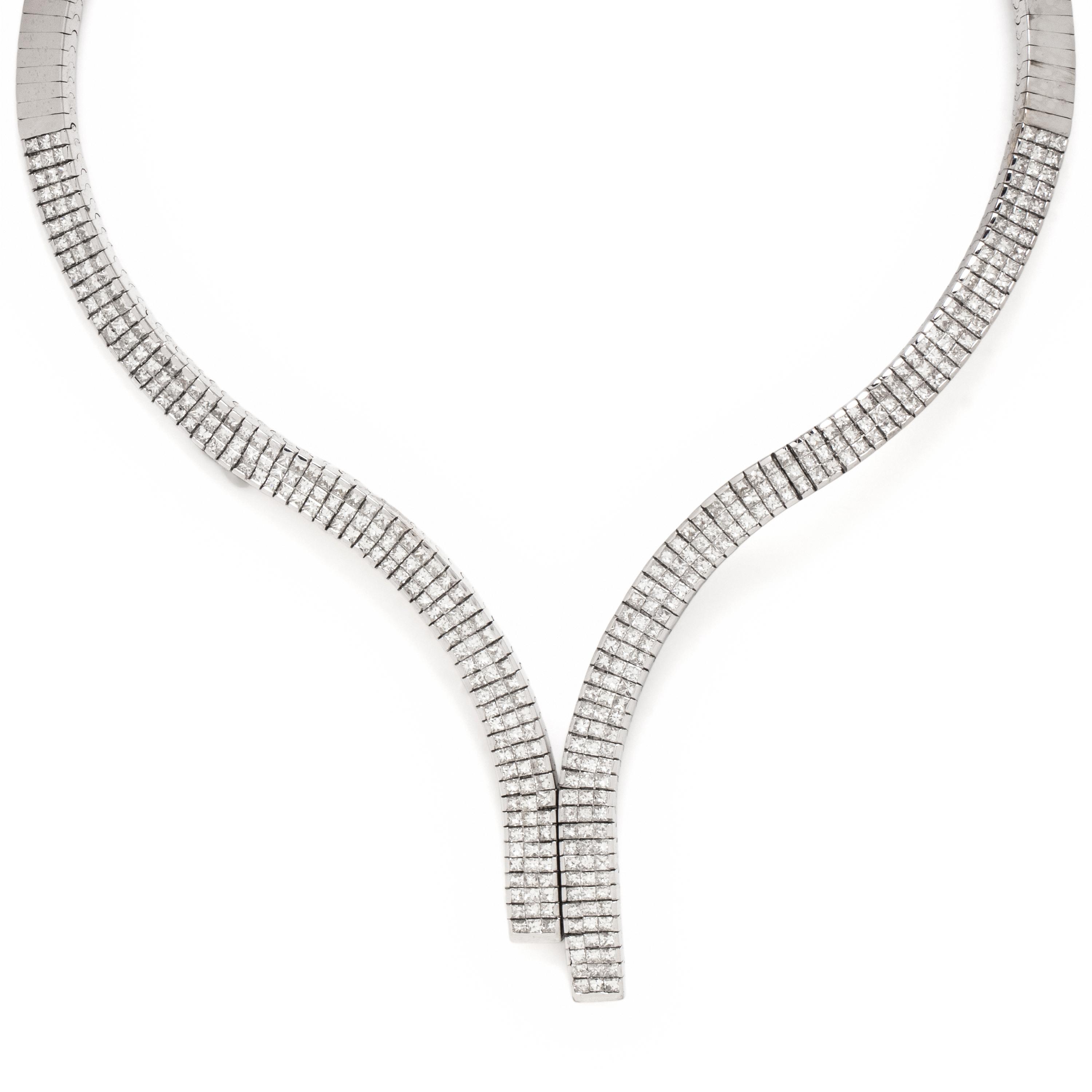 DIAMOND AND WHITE GOLD NECKLACE