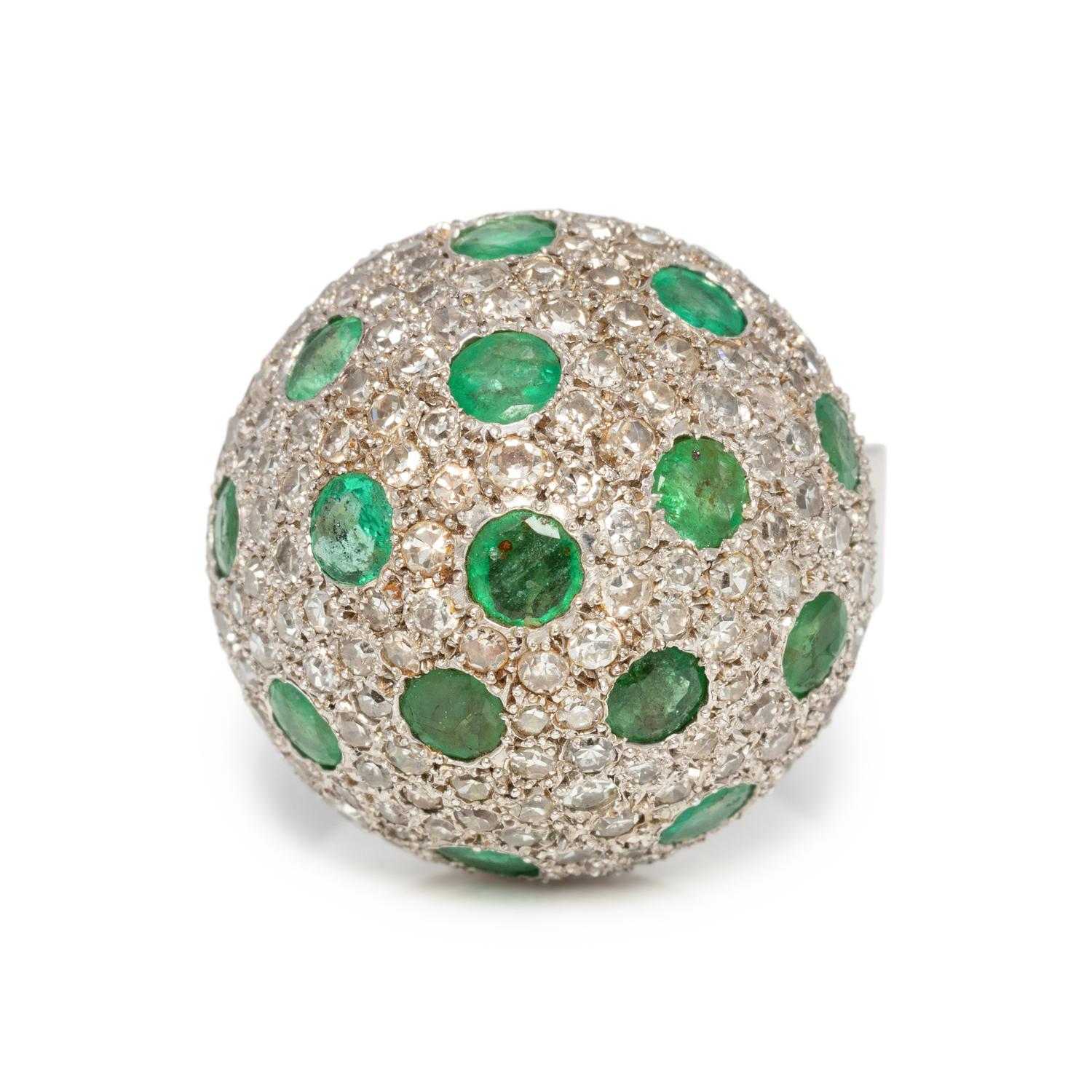 EMERALD AND DIAMOND RING