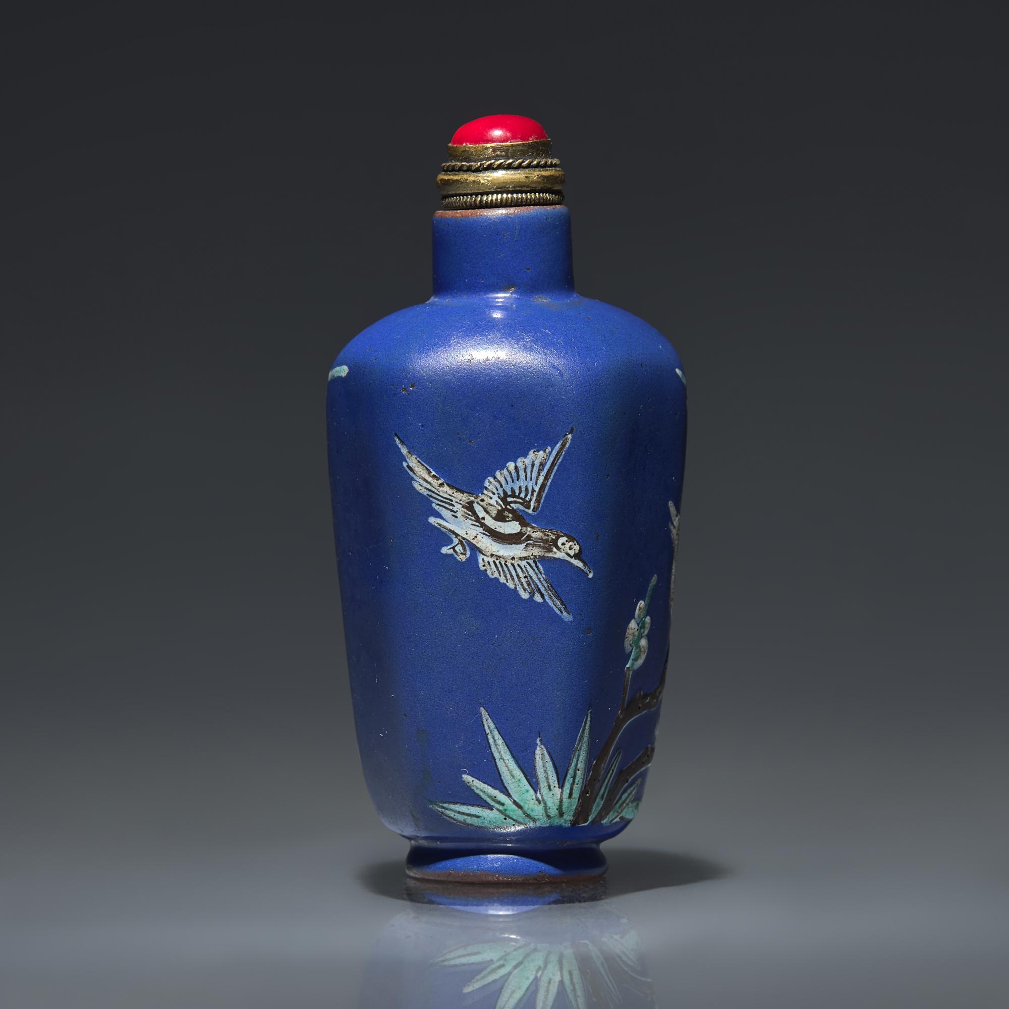 A Chinese Enameled Yixing Stoneware Snuff Bottle, Qing Dynasty, Circa 1820-1880 — 1820-1880年 宜興紫砂藍地畫琺瑯喜上眉梢圖鼻煙壺