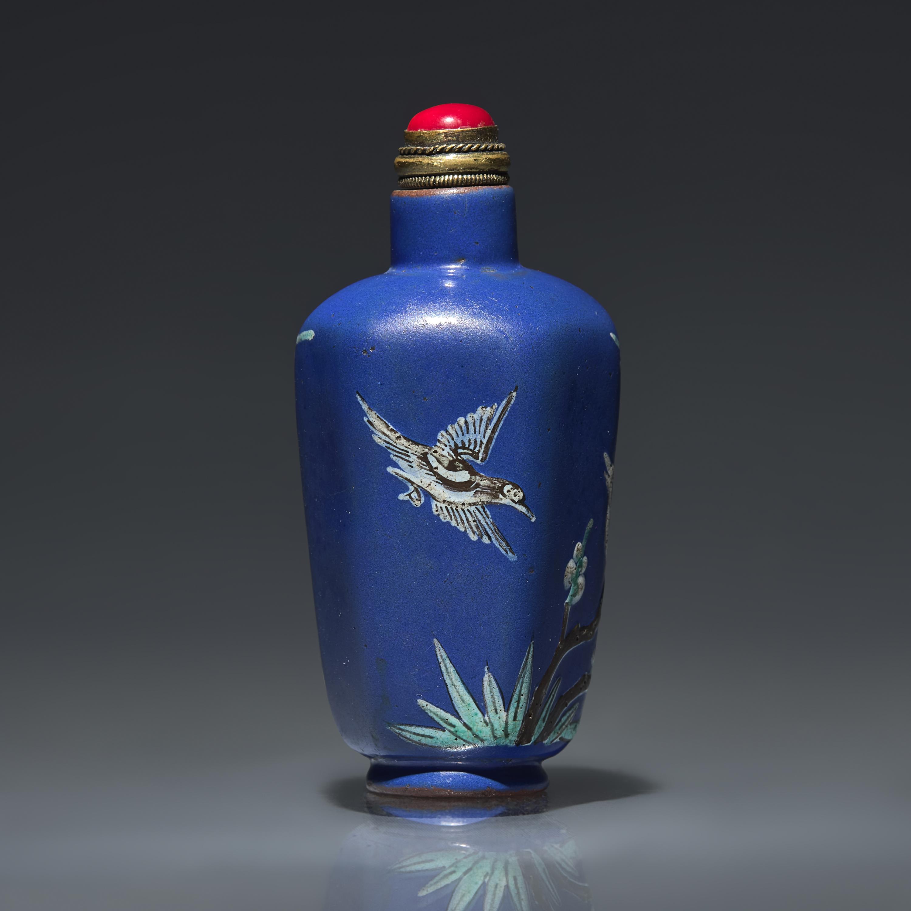 A Chinese Enameled Yixing Stoneware Snuff Bottle, Qing Dynasty, Circa 1820-1880 — 1820-1880年 宜興紫砂藍地畫琺瑯喜上眉梢圖鼻煙壺