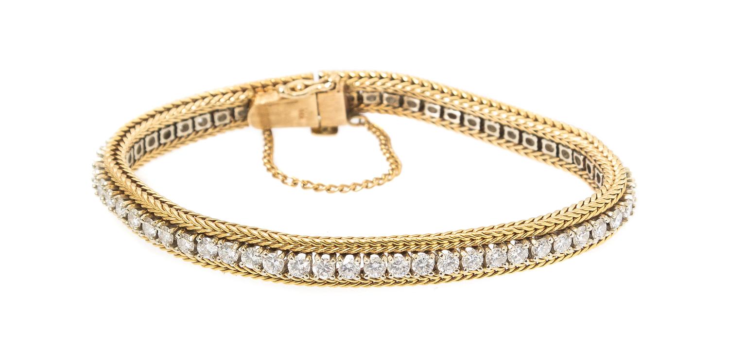 A 14 Karat Yellow Gold and Diamond Demi Parure, 38.00 dwts.