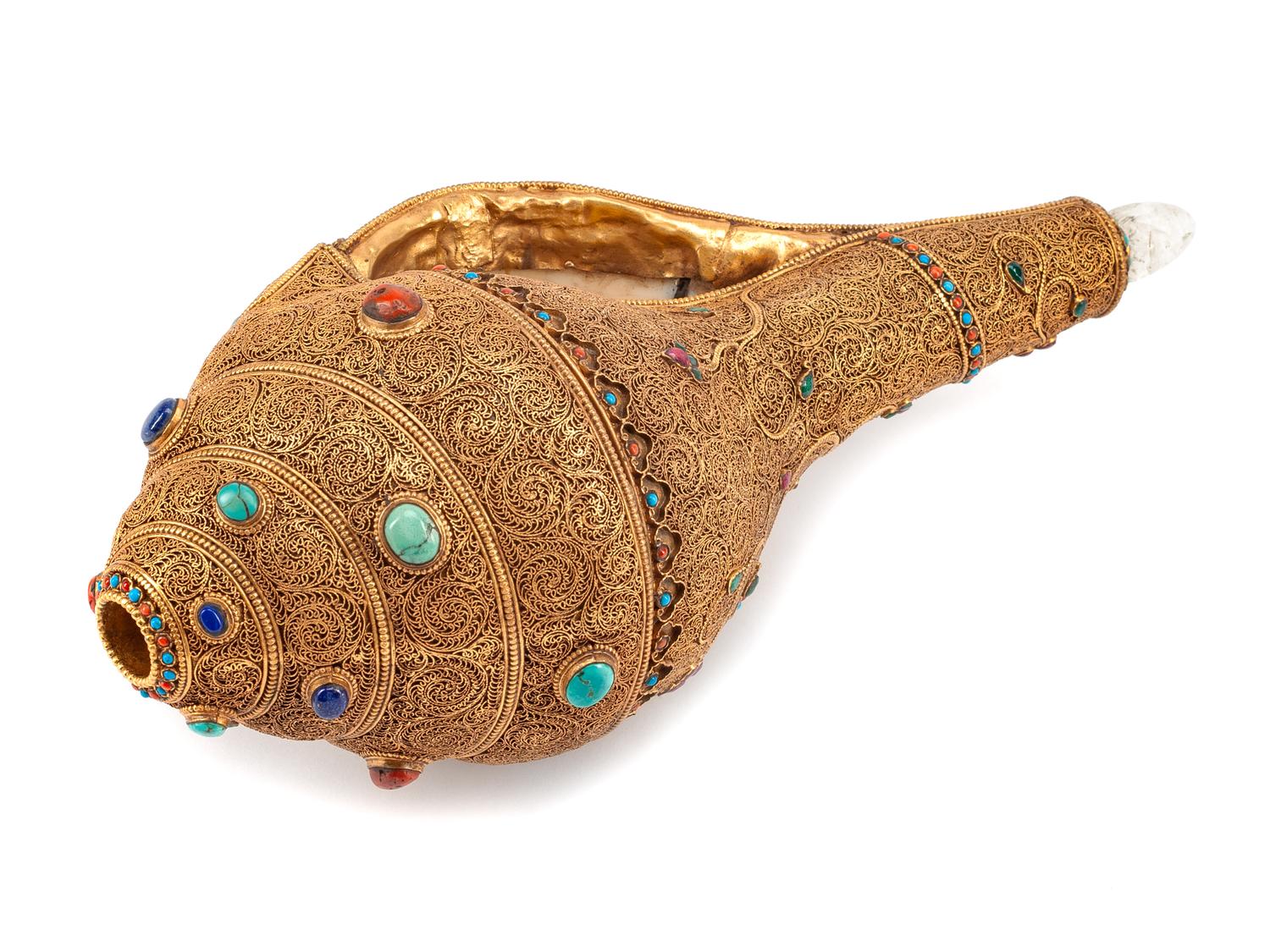 A Hardstone Mounted Filigree Conch Shell