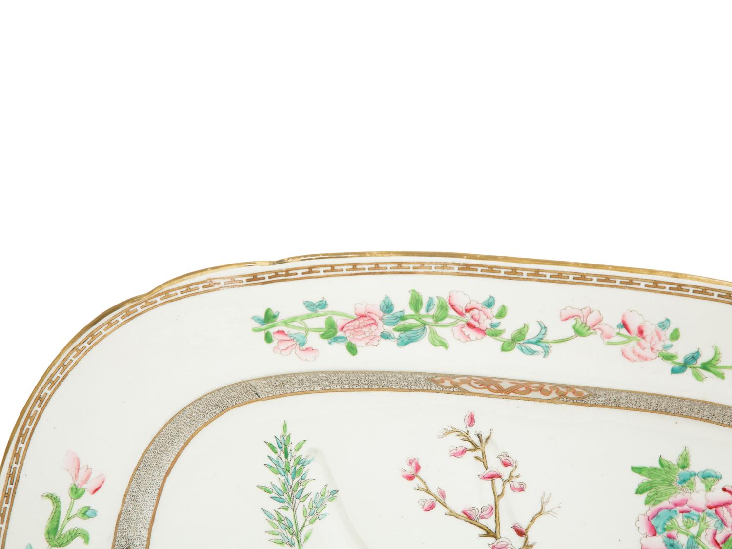 A Spode Copeland Porcelain Peony Chinoiserie Dinner Service