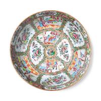 A Large Group of Thirty-Seven Chinese Export Porcelain Rose Medallion Tablewares