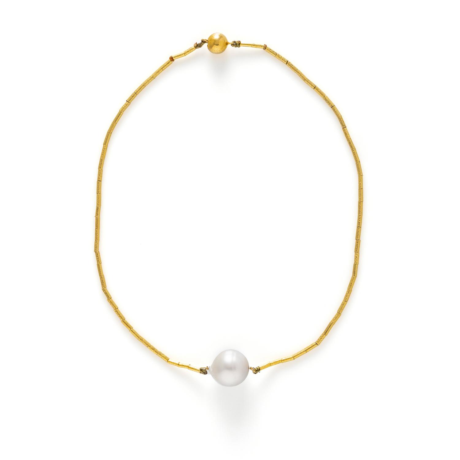 CULTURED PEARL AND YELLOW GOLD NECKLACE