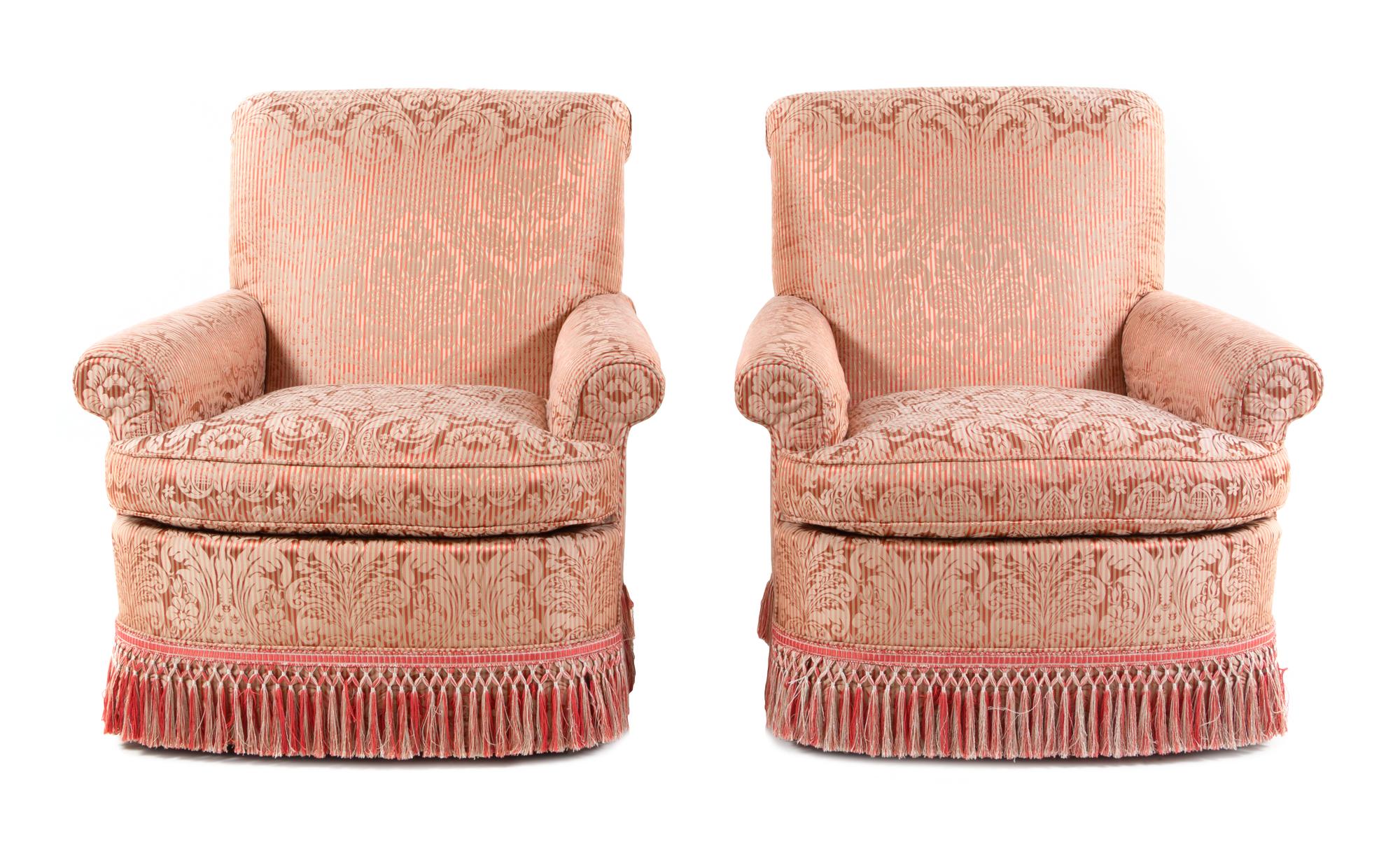 A Suite of Custom Upholstered Furniture Height of club chair 35 inches. — 20TH CENTURY