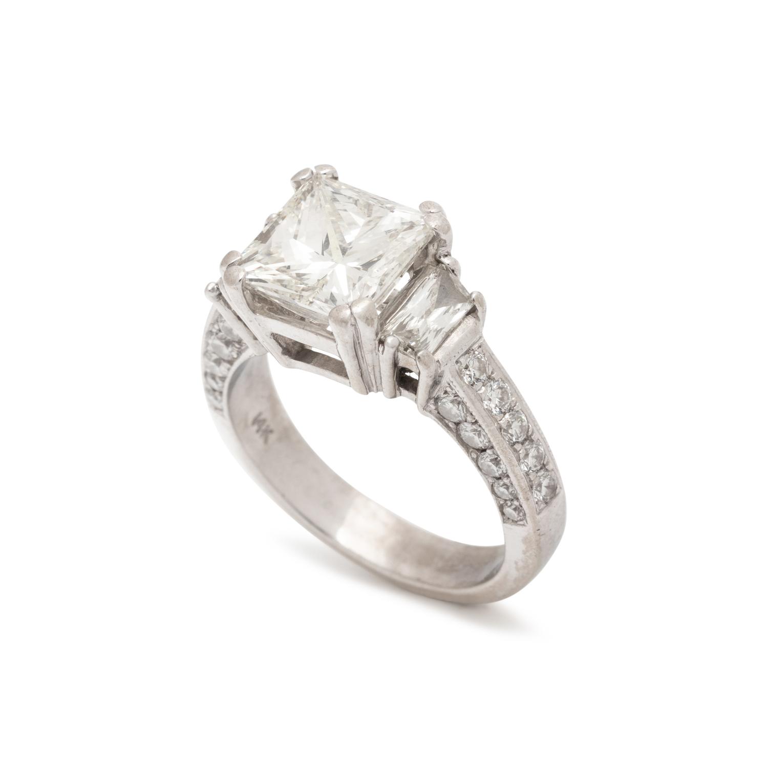 DIAMOND RING
