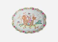 An unusual pair of Chinese export famille rose lobed "Qilin" trays, 18th century 粉彩出口瓷麒麟盤一對 十八世紀