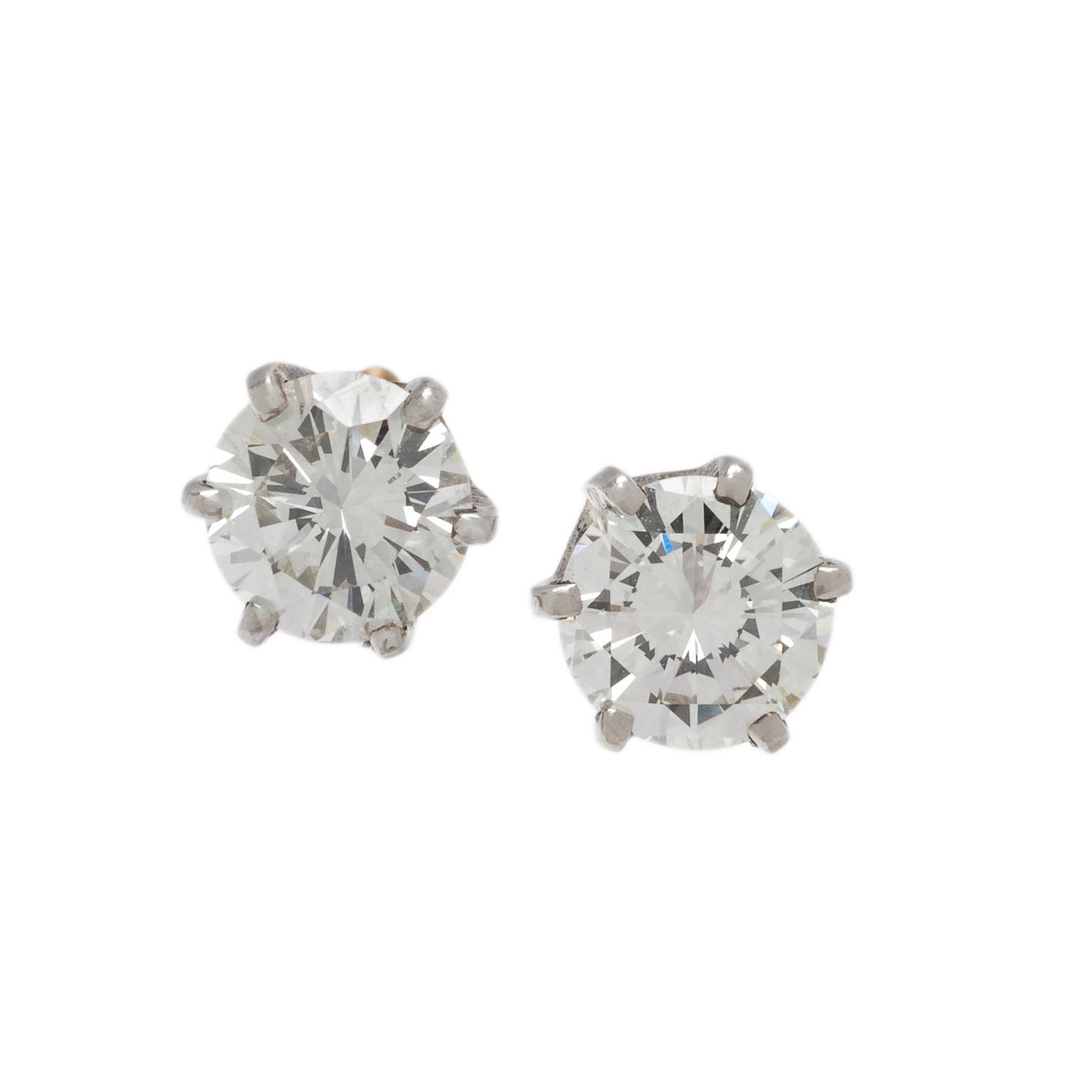 DIAMOND STUDS