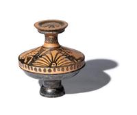 An Apulian Red-Figured Lekanis
