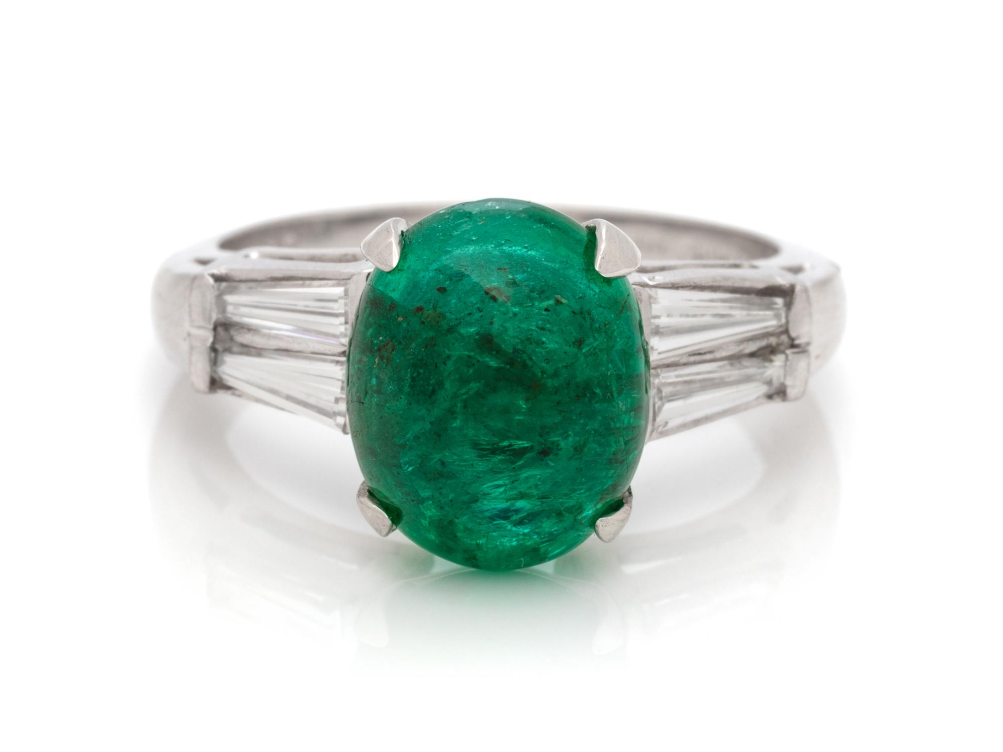 EMERALD AND DIAMOND RING