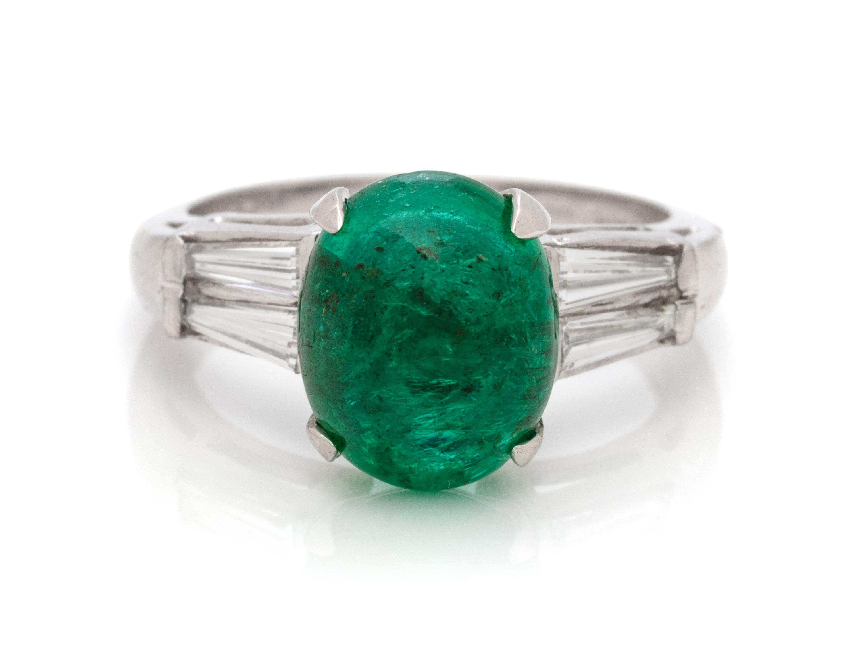 EMERALD AND DIAMOND RING