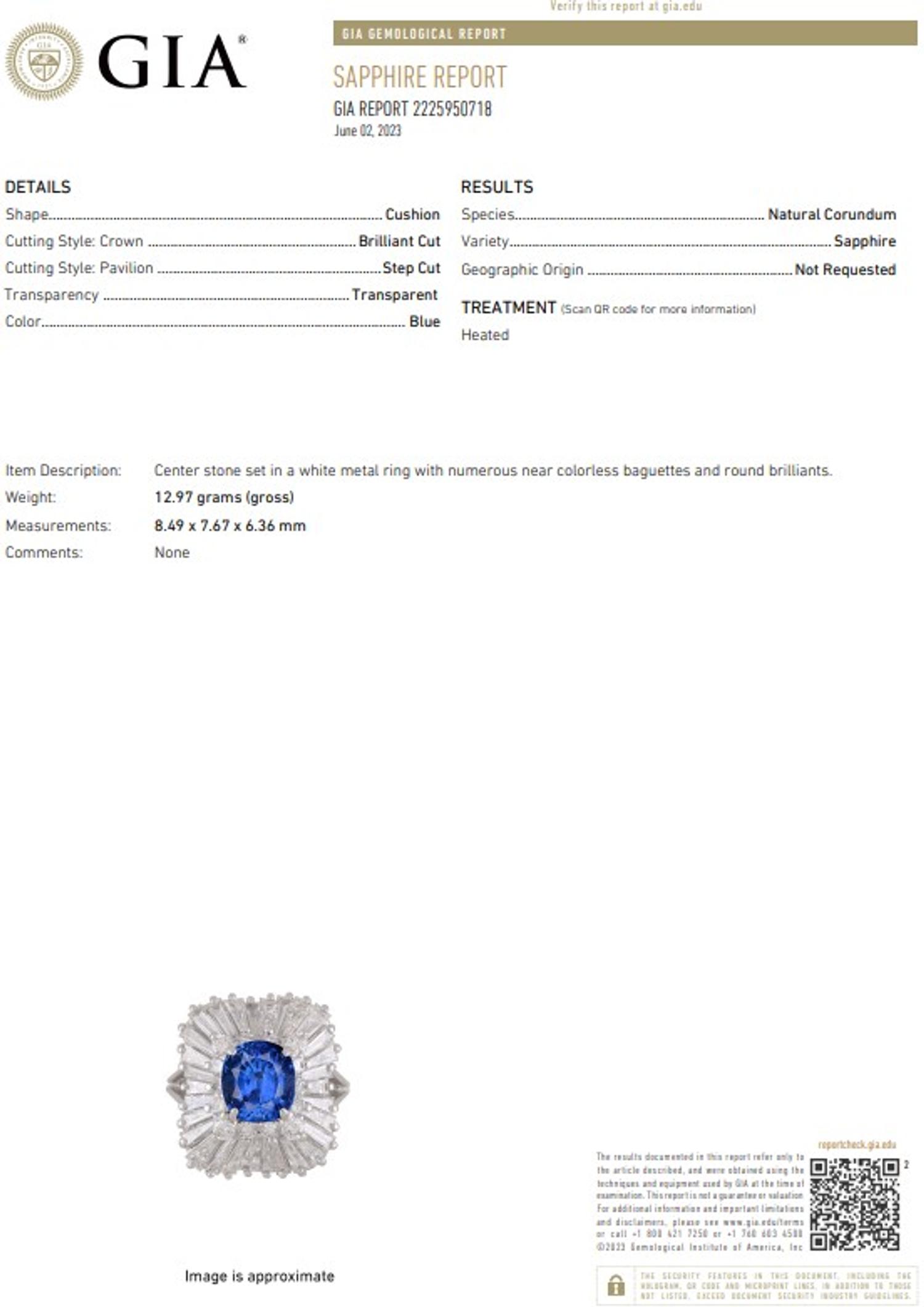 SAPPHIRE AND DIAMOND RING