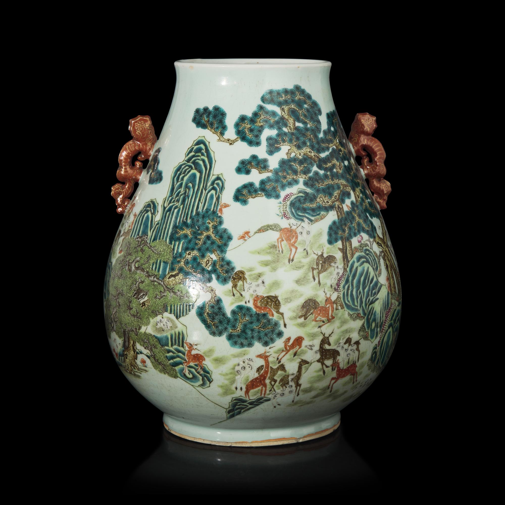 A Large Chinese Famille Rose 'Hundred Deer' Hu Vase, 19th/20th Century 晚清/民国 粉彩百鹿尊