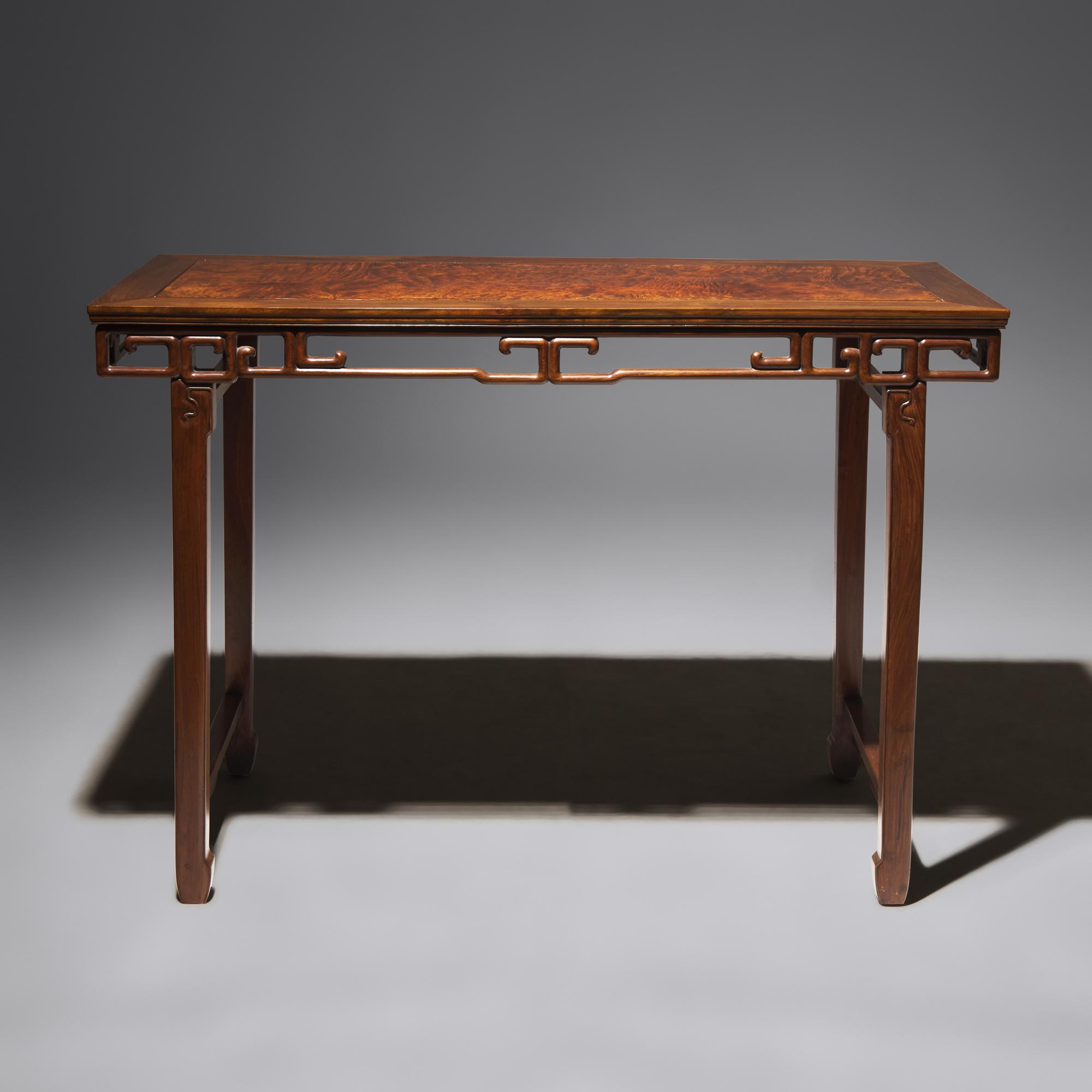 A Chinese Hardwood and Huamu Side Table, Bianzhuo , 20th Century 二十世紀 樺木及硬木拐子龍紋邊桌