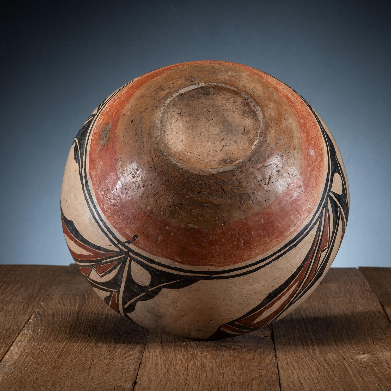 Kewa / Cochiti Pottery Jar