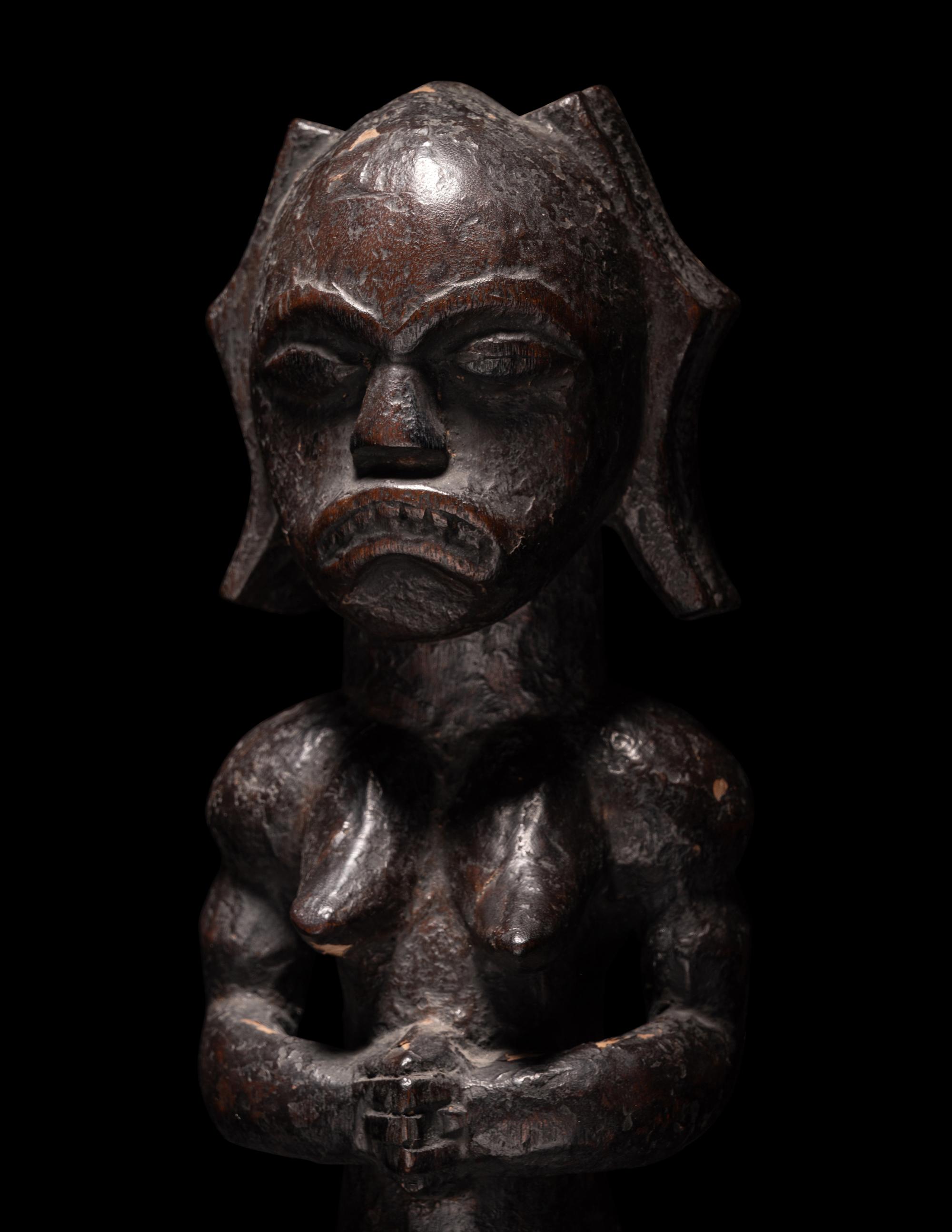 Four Fang Wood Figures