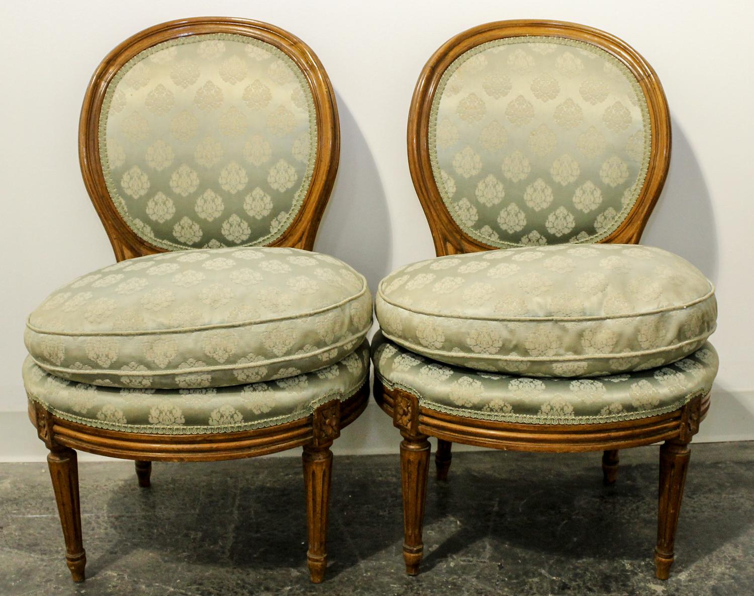 A Pair of Louis XVI Style Chauffeuses Height 31 inches. — 20TH CENTURY