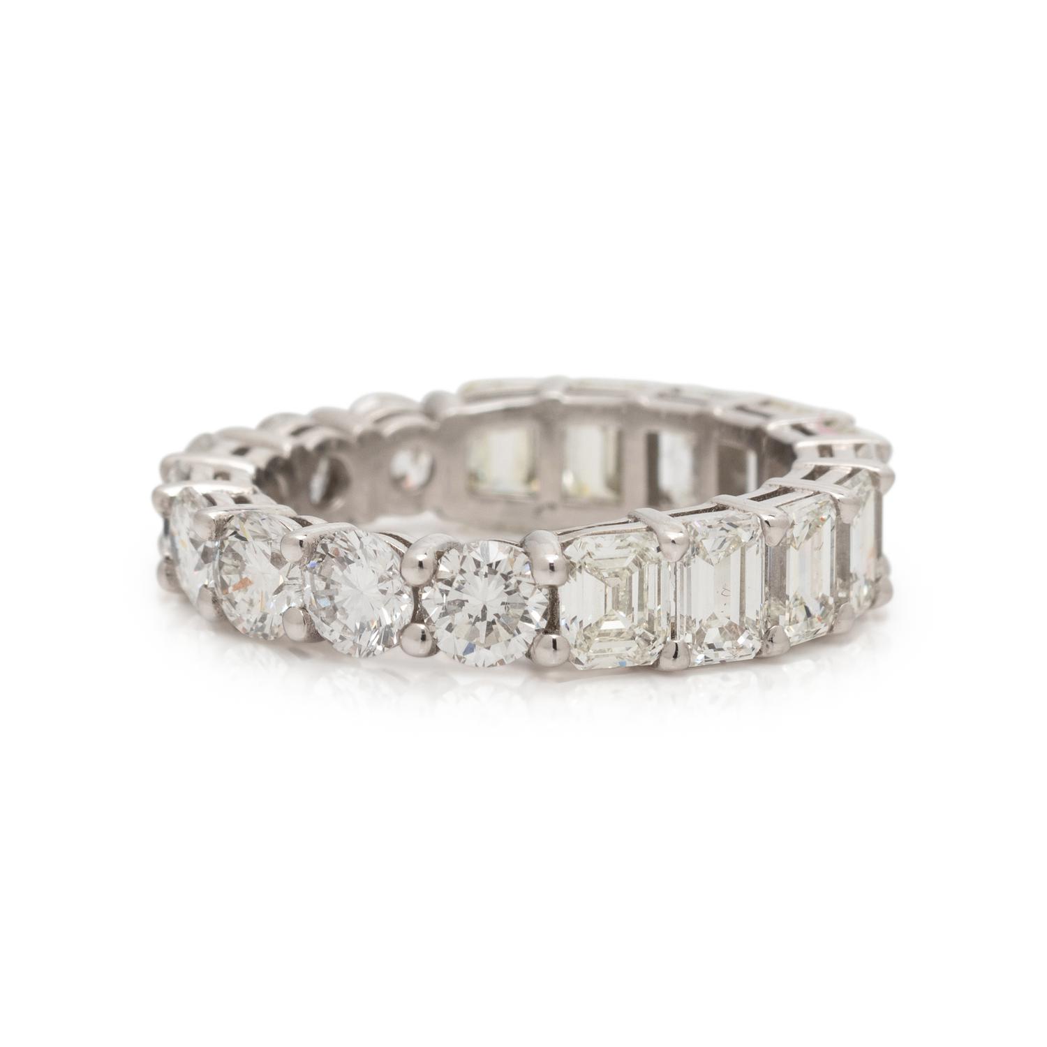 TWO-SIDED DIAMOND ETERNITY BAND