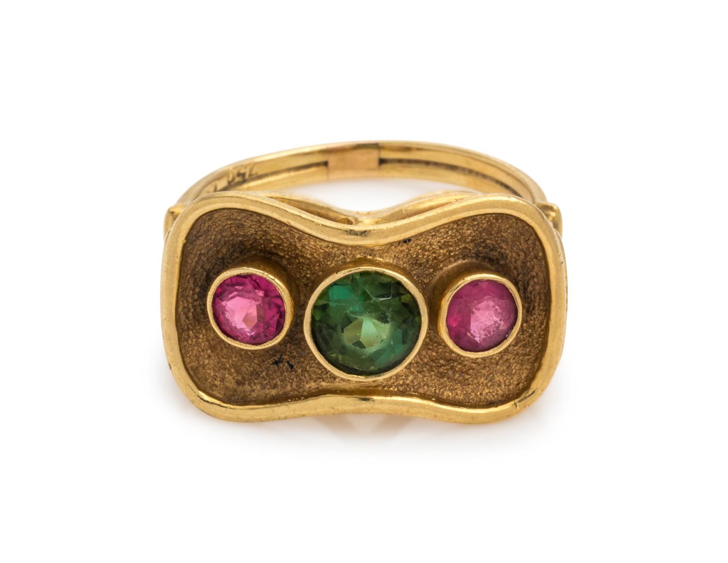 YELLOW GOLD AND TOURMALINE RING