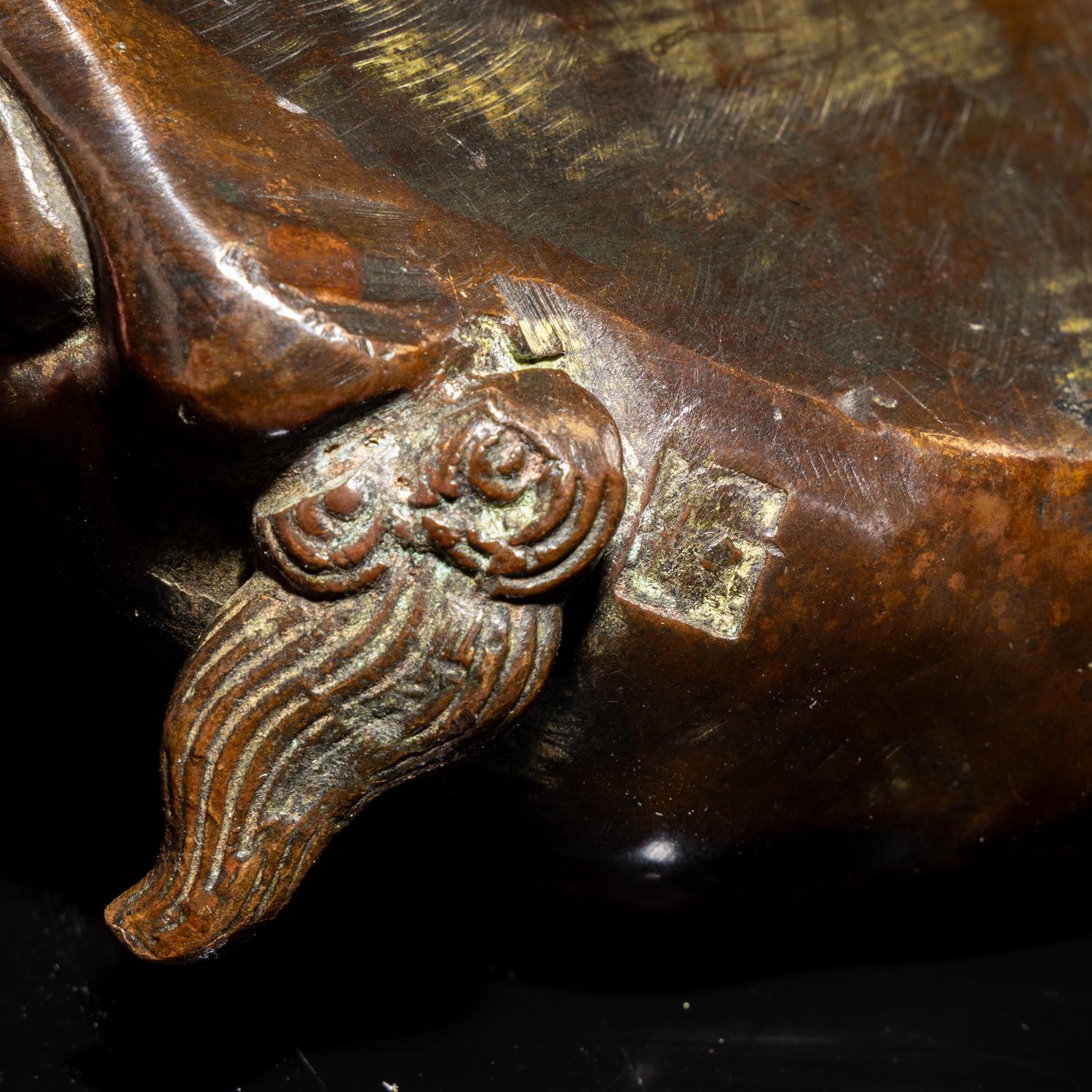 A Japanese Bronze Lion Incense Burner, 18th-19th Century 銅臥獅香薰