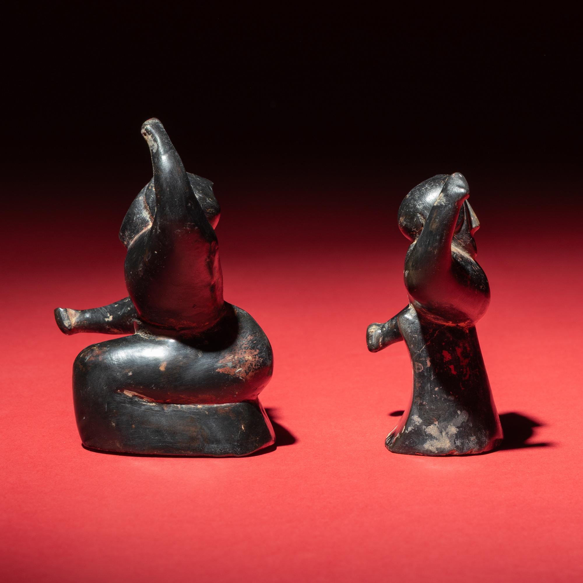 Two Chinese Black and Red Lacquered Pottery 'Dancing Figures', Warring States or Later — 戰國或以後 黑陶朱漆舞俑两只