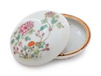 Eight Chinese Famille Rose Porcelain Articles