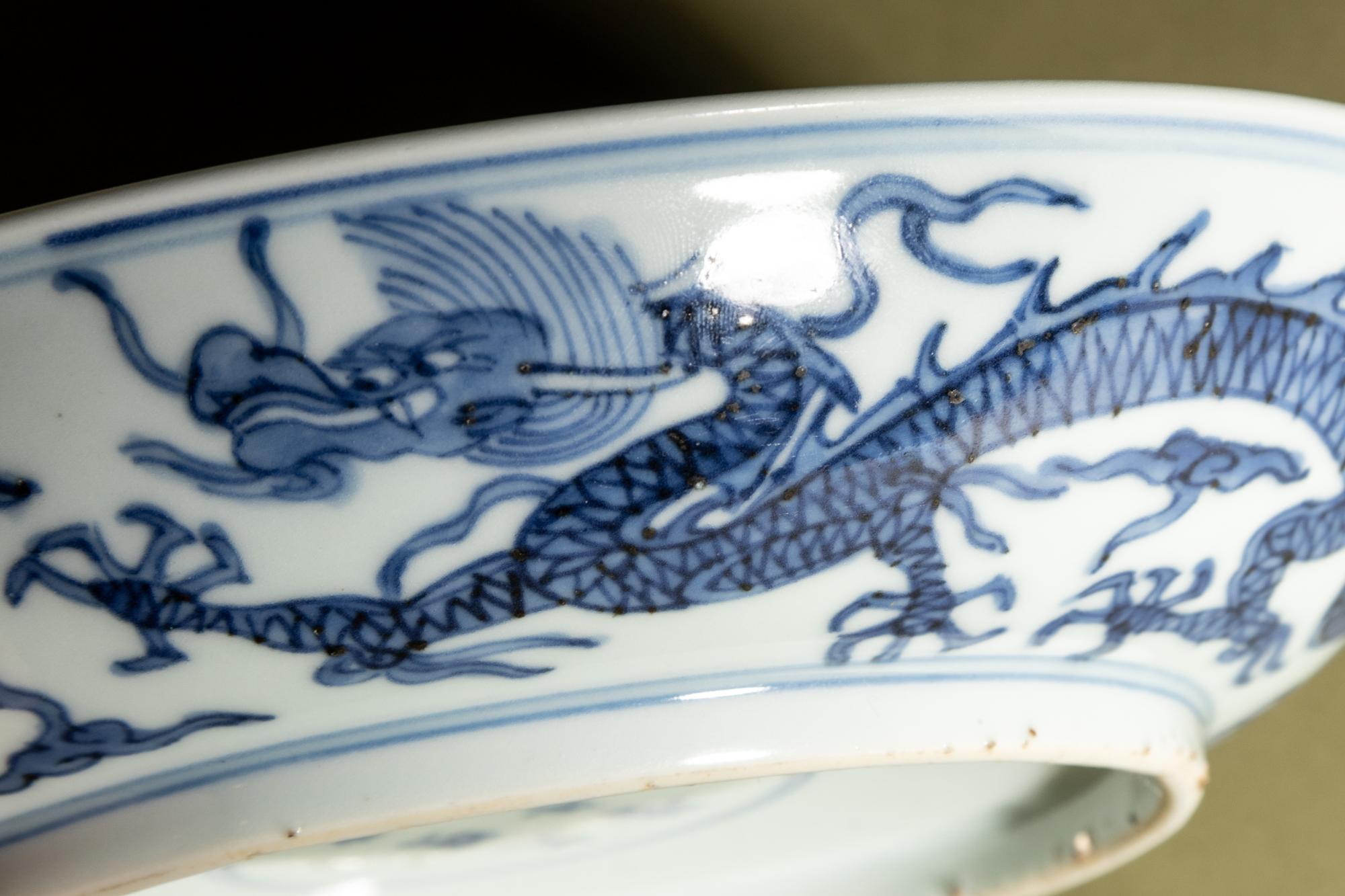 A Blue and White Porcelain 'Dragon and Peach' Plate