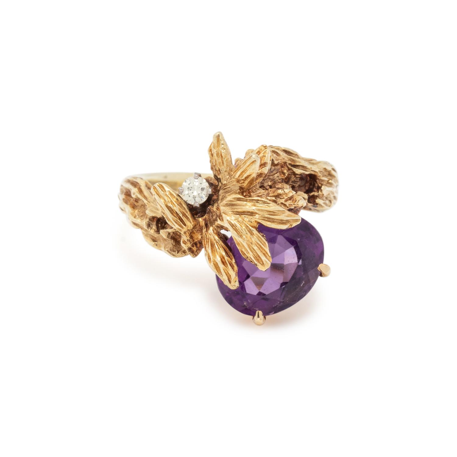 YELLOW GOLD, AMETHYST AND DIAMOND RING