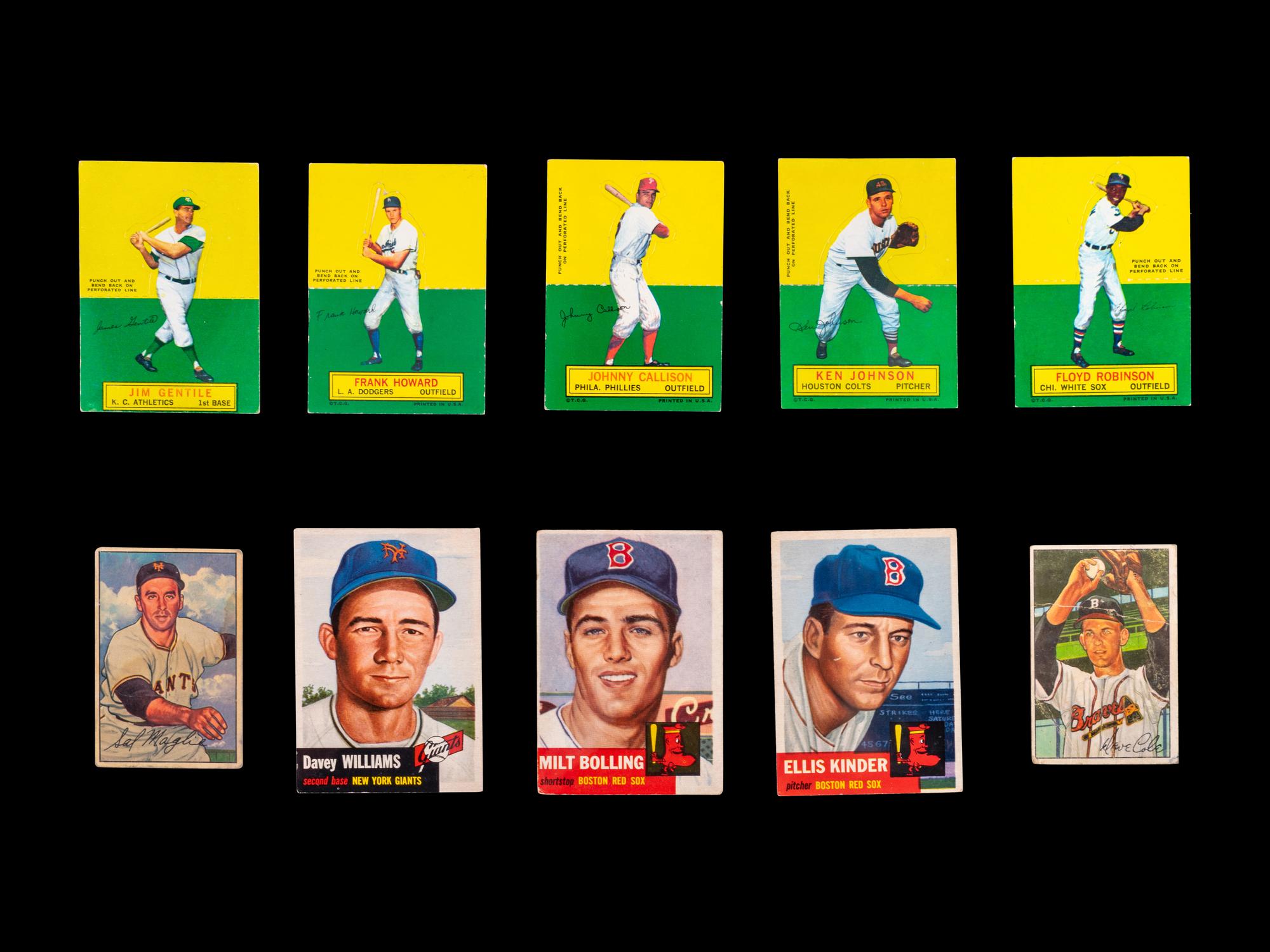 A Group of 30 Assorted 1950s and 1960s Baseball Cards (Including Ernie Banks and Willie Mays),