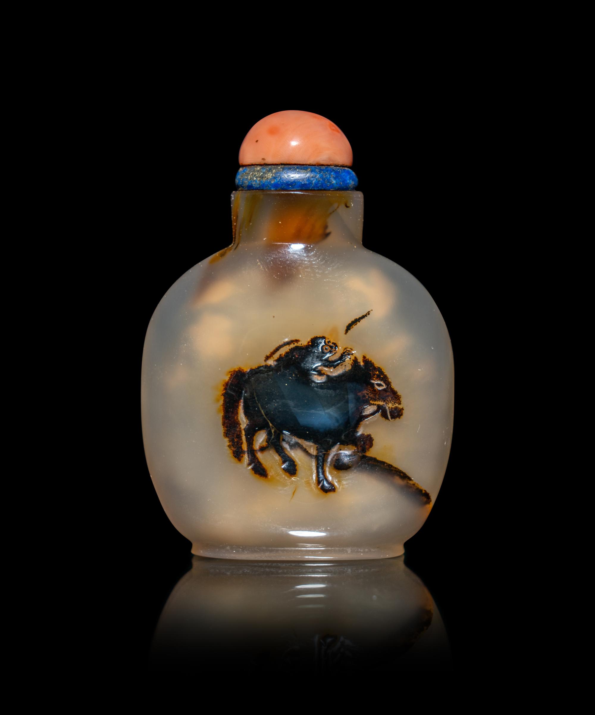 A Chinese Shadow Agate Snuff Bottle